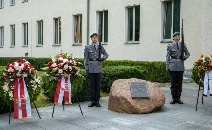 Vizepräsident Rainer Genilke bei der Gedenkveranstaltung in der Henning-von-Tresckow-Kaserne Schwielowsee