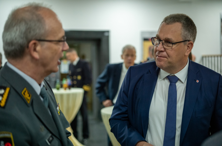 Vizepräsident Rainer Genilke bei der Gedenkveranstaltung in der Henning-von-Tresckow-Kaserne Schwielowsee