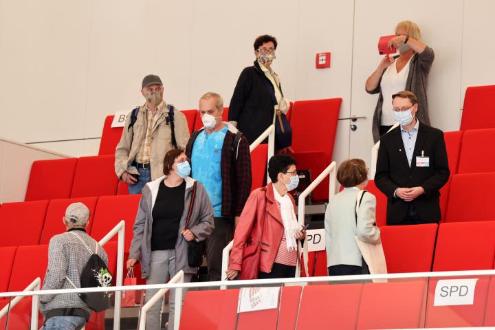 Impression von der Besuchertribüne des Plenarsaals im Landtag