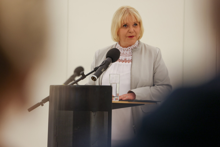 Begrüßung der Landtagspräsidentin Prof. Dr. Ulrike Liedtke zur Ausstellungseröffnung im Landtag