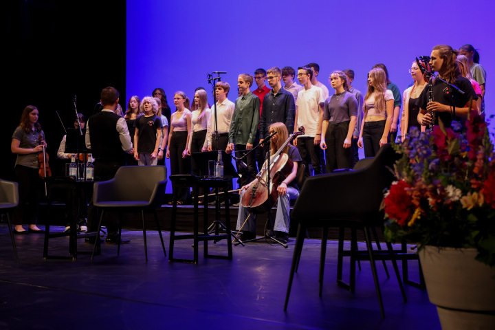 Musikalisches Zwischenspiel durch den „Paul-Dessau-Chor“ der Musikbetonten Gesamtschule „Paul Dessau“ Zeuthen