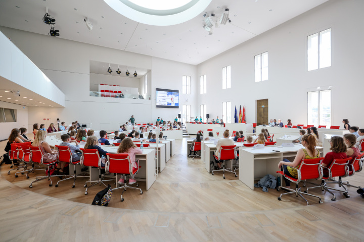 Blick in den Plenarsaal zu Beginn der Preisverleihung