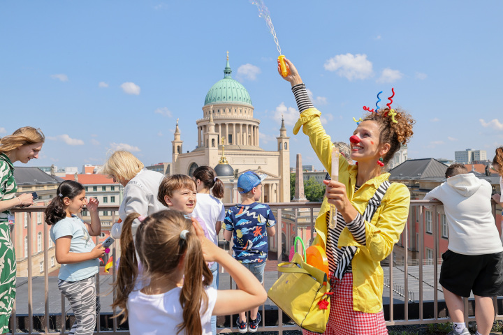 Impression von der Dachterrasse am Kindertag
