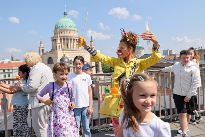 Impression von der Dachterrasse am Kindertag