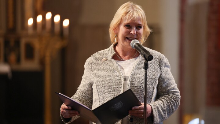 Landtagspräsidentin Prof. Dr. Ulrike Liedtke während ihres Grußwortes beim Elbe-Kirchentag in Lenzen am 27. Mai 2022