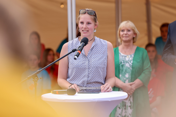 Begrüßung Clara Werstat, Sängerin des Landesjugendchores Brandenburg