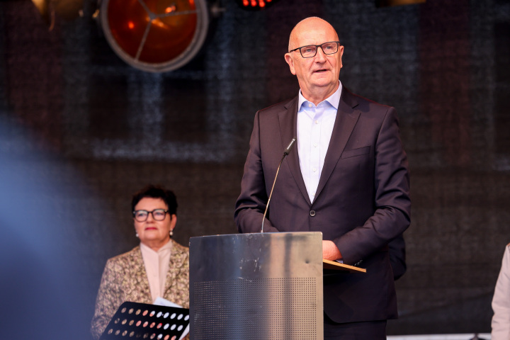 Begrüßung des Ministerpräsidenten Dr. Dietmar Woidke zum parlamentarischen Abend im Innenhof des Landtages