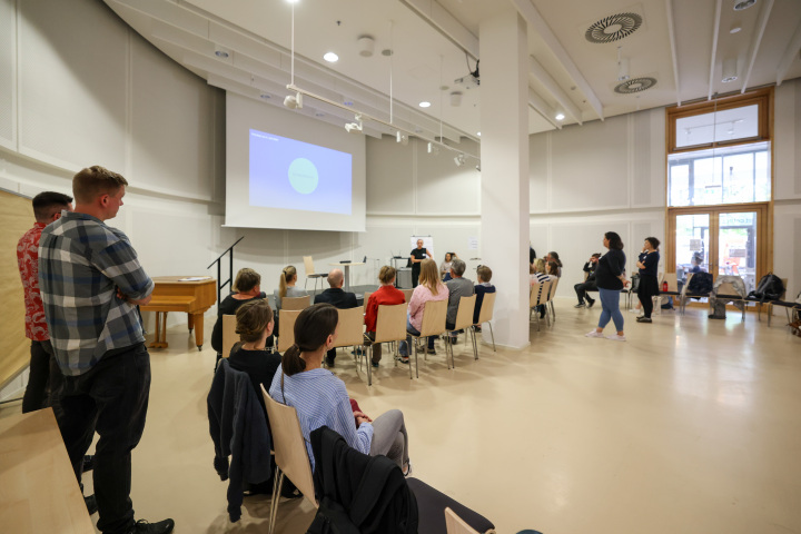 Impressionen der Workshops innerhalb und außerhalb des Landtages