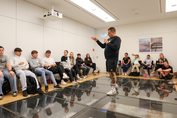 Impressionen der Workshops innerhalb und außerhalb des Landtages