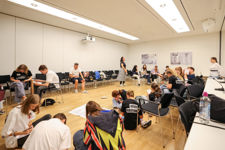 Impressionen der Workshops innerhalb und außerhalb des Landtages