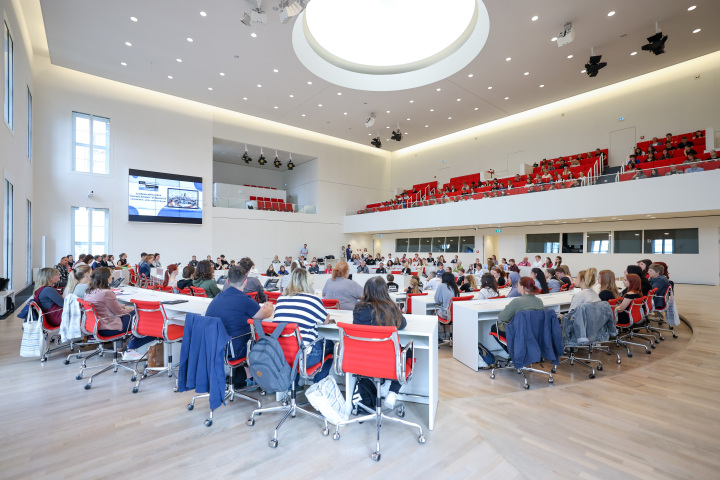 Blick in den Plenarsaal während der Veranstaltung