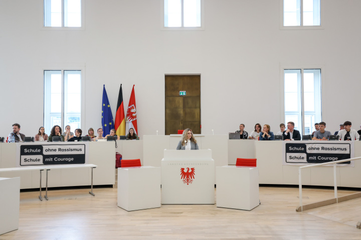Grußwort der Geschäftsführerin der RAA Brandenburg Miriam Apffelstädt