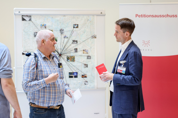 Impression des Stands des Petitionsausschusses des Landtages