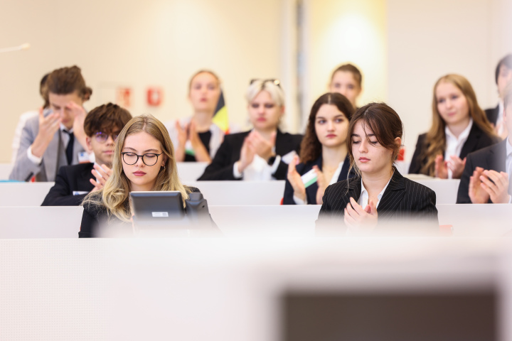 Impression des Jugend-Ostseeparlaments im Landtag