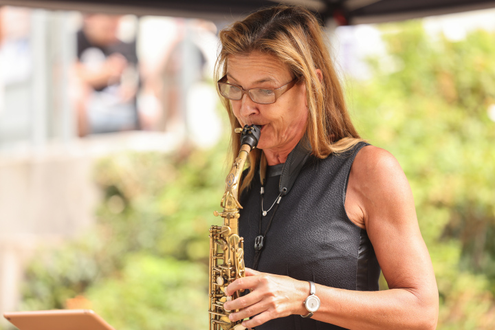 Musikalischer Einklang zu der Gedenkveranstaltung  zum 61. Jahrestag des Mauerbaus am ehemaligen Grenzturm in Nieder Neuendorf (Landkreis Oberhavel)