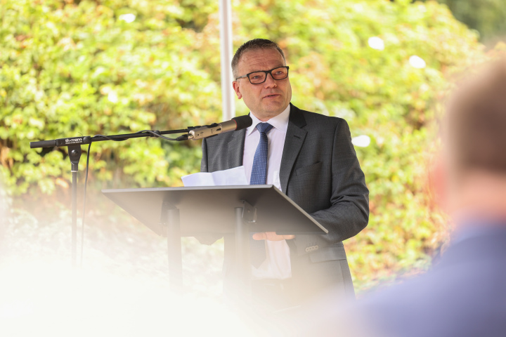 Rede des Bürgermeisters der Stadt Hennigsdorf Thomas Günther während der Gedenkveranstaltung in Nieder Neuendorf