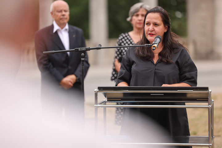 Rede der Ministerin für Wissenschaft, Forschung und Kultur des Landes Brandenburg Dr. Manja Schüle während der Gedenkveranstaltung der Landeshauptstadt Potsdam und der Fördergemeinschaft Lindenstraße zum Bau der Berliner Mauer 