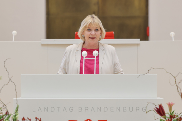 Begrüßung der Landtagspräsidentin Prof. Dr. Ulrike Liedtke zur Dialogveranstaltung im Landtag