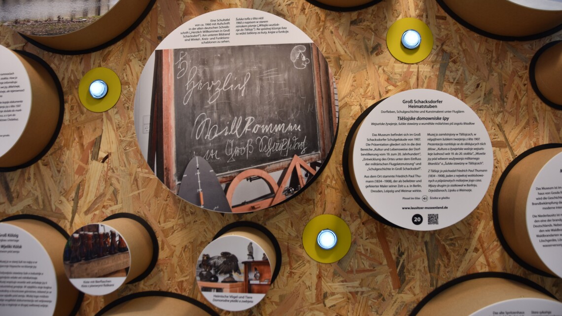 Nahaufnahme einer Ausstellungstafel