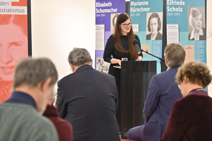 Begrüßung der Landtagsvizepräsidentin Dr. Jouleen Gruhn zur Ausstellungseröffnung im Landtag