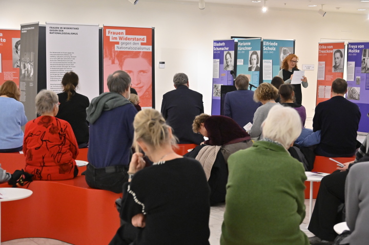 Musikalisches Zwischenspiel der Musikerin Regine Daniels-Stoll