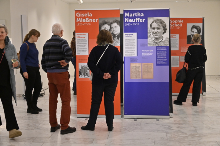 Impression der Ausstellungseröffnung