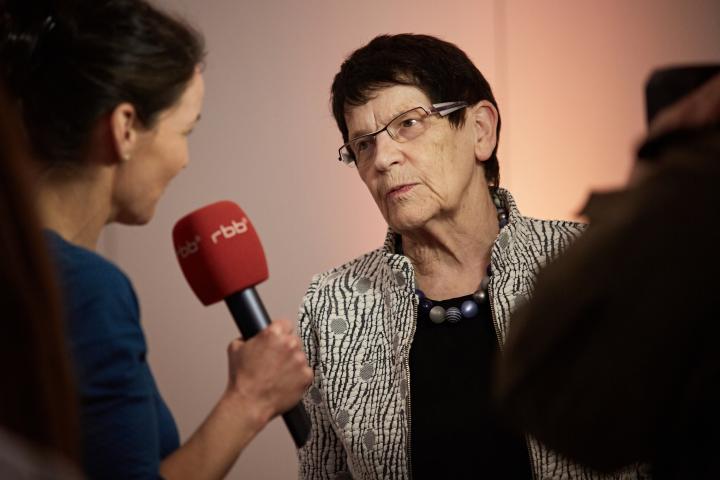 Prof. Dr. Rita Süssmuth im Interview mit dem RBB.