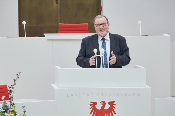 Einführung in den Wettbewerb durch den Landesbeauftragten für Schülerwettbewerbe Klaus-Dieter Pohl.