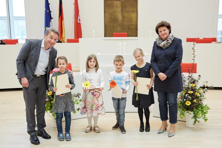 Die Preisträgerinnen und der Preisträger der Europaschule Am Gutspark Falkensee.