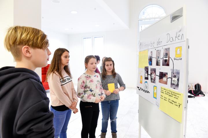 Impressionen der Workshops beim Safer Internet Day 2018 im Landtag.