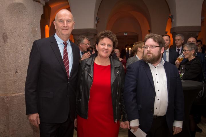 V. l. n. r.: Ministerpräsident Dr. Dietmar Woidke, Landtagspräsidentin Britta Stark und der Vorsitzende der Landespressekonferenz Brandenburg e. V. Benjamin Lassiwe