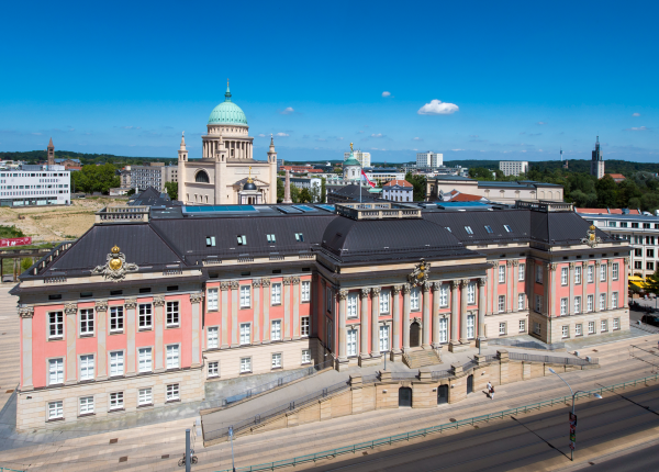 Blick auf den Südflügel des Landtagsgebäudes