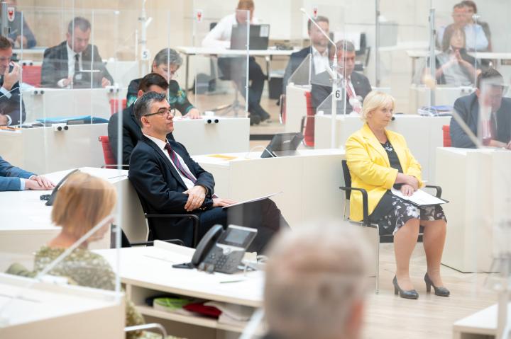 Blick in den Plenarsaal während der Rede des Koordinators für die deutsch-polnische Zusammenarbeit und Ministerpräsidenten des Landes Brandenburg  Dr. Dietmar Woidke