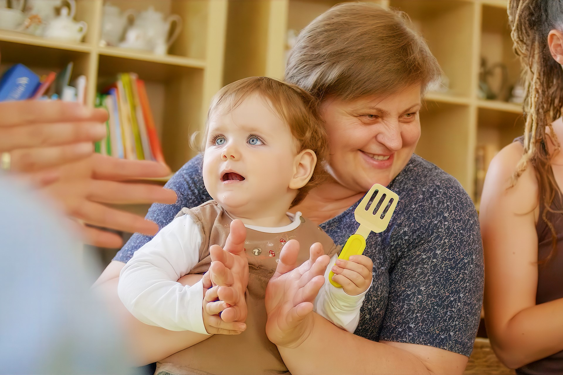 Titelfoto der Ausstellung &bdquo;Familienzentren und Mehrgenerationenh&auml;user im Land Brandenburg" (10.03.2026)